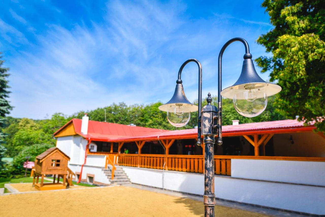 Penzion Turista Banská Štiavnica Екстериор снимка